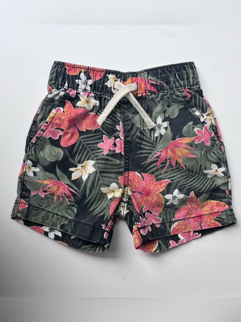3/$10 CHILDREN’S PLACE Toddler boy floral shorts 18-24m